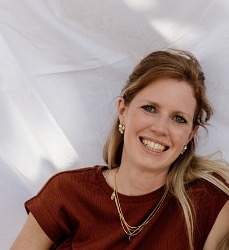 Dr. Faes Jolien